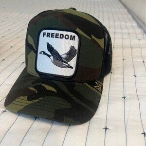 NWT Camo Freedom Trucker Hat Snapback